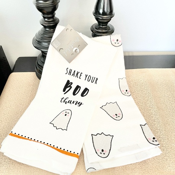 🆕Set of 2 SHAKE YOUR BOO THANG Ghost Kitchen Towels - Picture 1 of 3